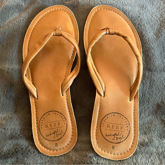 Reef Shoes - Reef Women’s Premium Leather Flip Flops light brown size 8